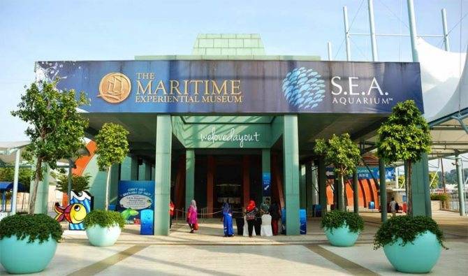 Гигантский аквариум в Японии Okinawa Churaumi Aquarium видео